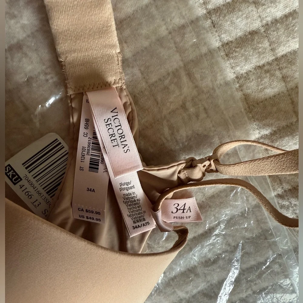Victoria's Secret The T-Shirt Bombshell Push-Up Bra - Picture 2 of 3